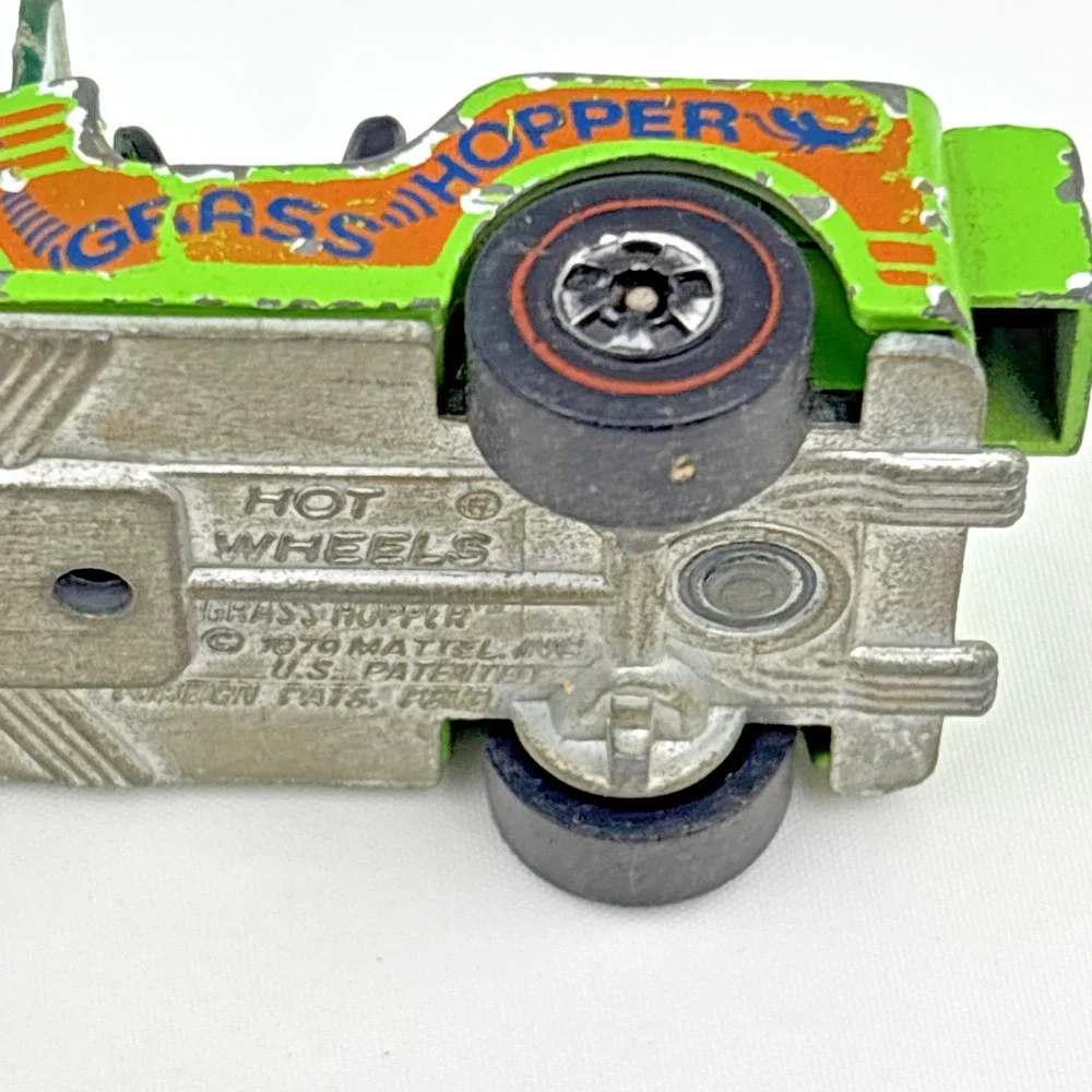 Hot Wheels Redline 1970 Grass Hopper Green w Dark Interior